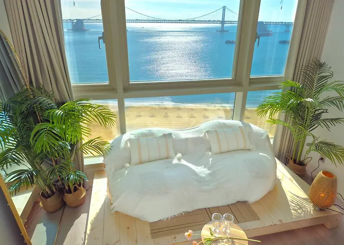 Appartement #광안대교정면뷰#해변1초#드론쇼#무료주차#100인치4k빔#플스게임기#고층 *